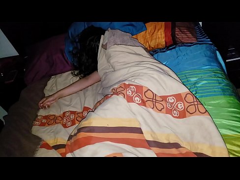 ❤️ Njërku qorton njerkën e tij të re ndërsa ajo fle. ❤️❌ Pornografi cilësore tek ne sq.onlydesiporn.ru ❌️❤